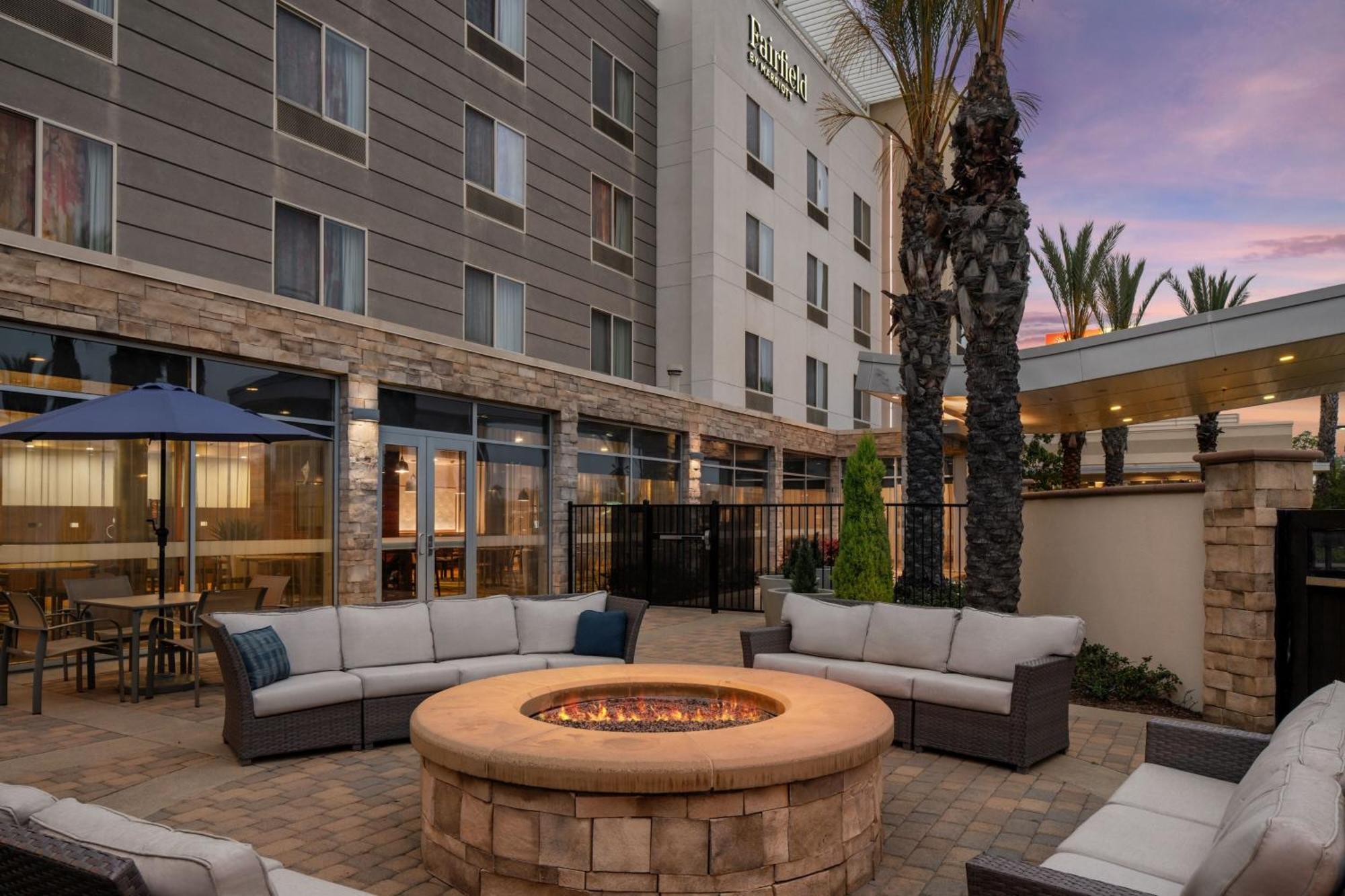 Fairfield Inn & Suites By Marriott Tustin Orange County Exteriör bild